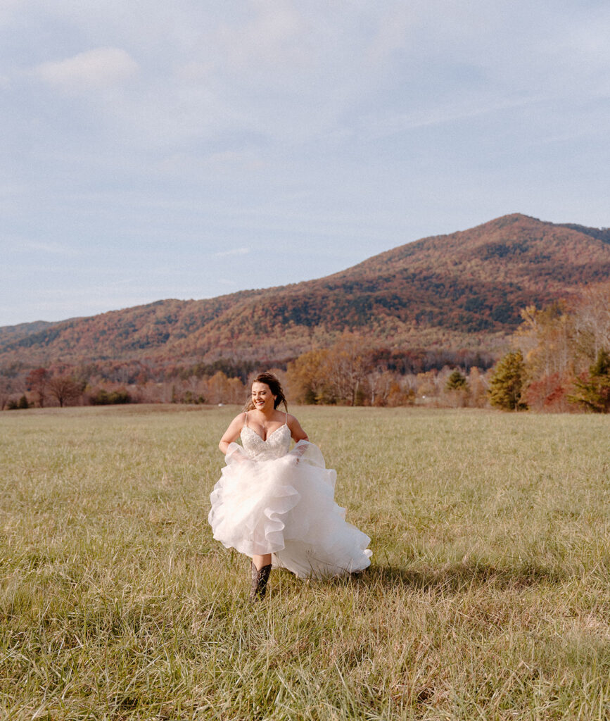 fall elopement bridals with bride and groom