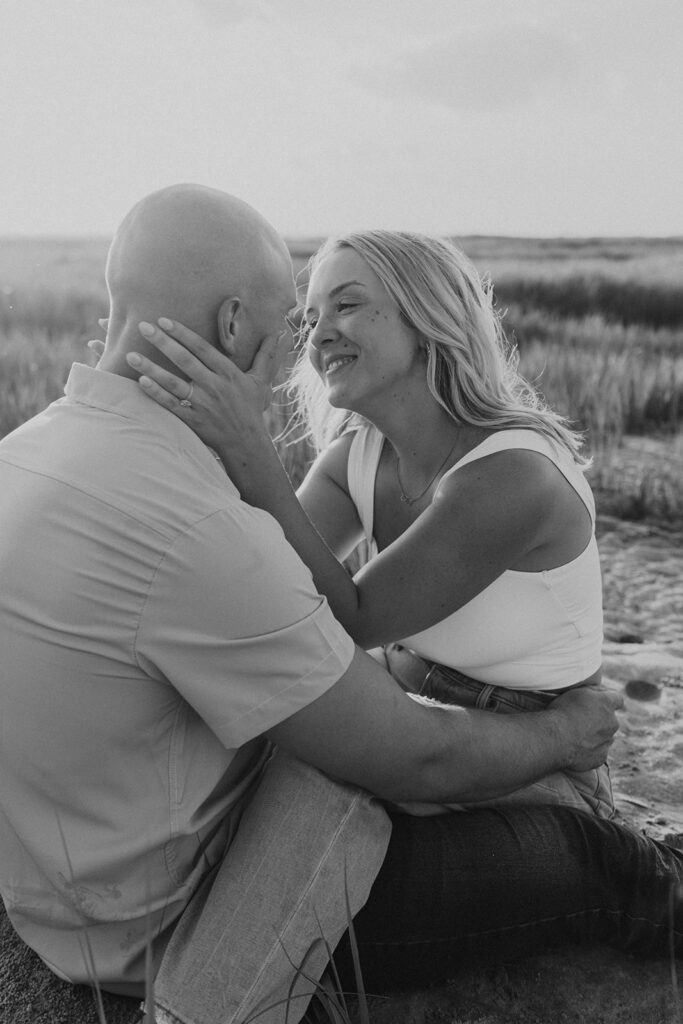 black and white beach couple photos in charleston South Carolina