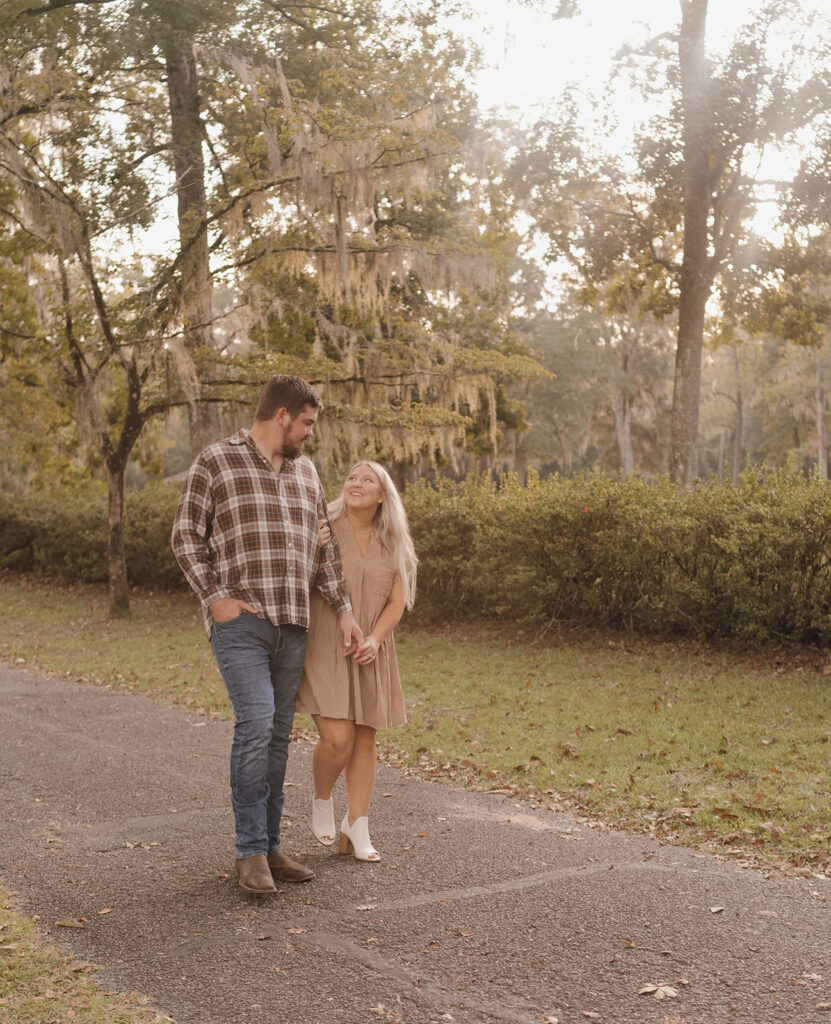 fall engagement photoshoot ideas and poses candid