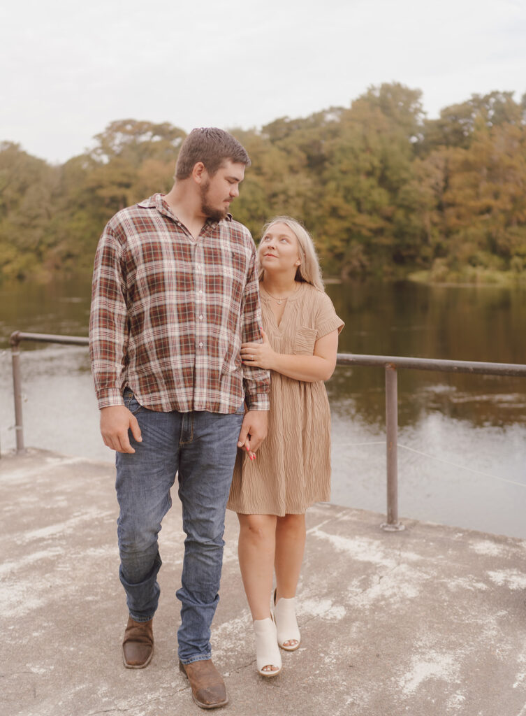 wakulla springs photographer fall engagement photos candid poses