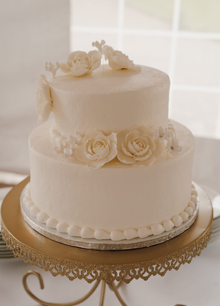 simple and modern wedding cake photos