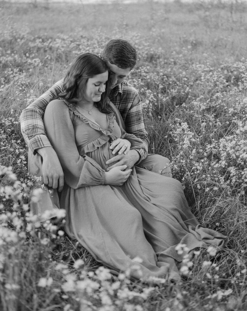 florida maternity photographer candid and romantic couples photoshoot
