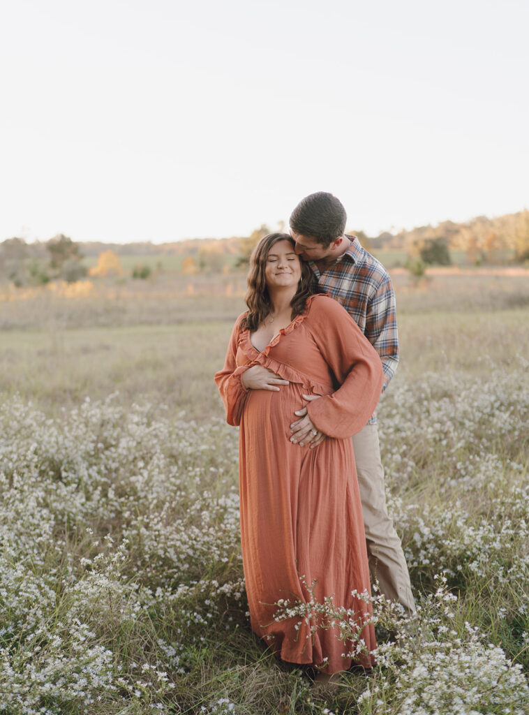 florida maternity photographer candid and romantic couples photoshoot