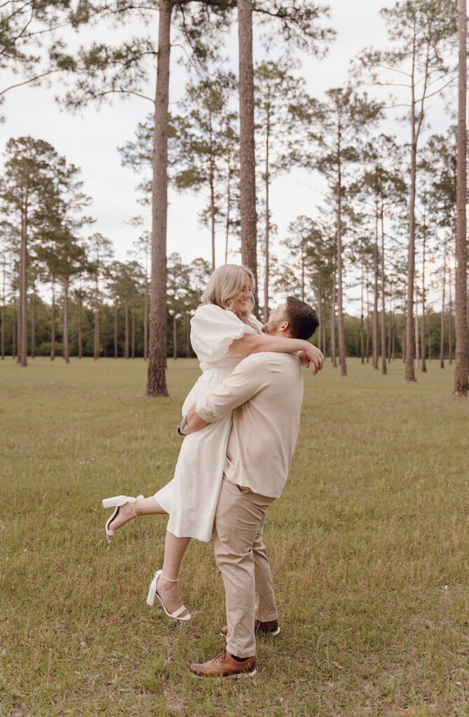 couple lift pose in florida Mount Pleasant Lodge