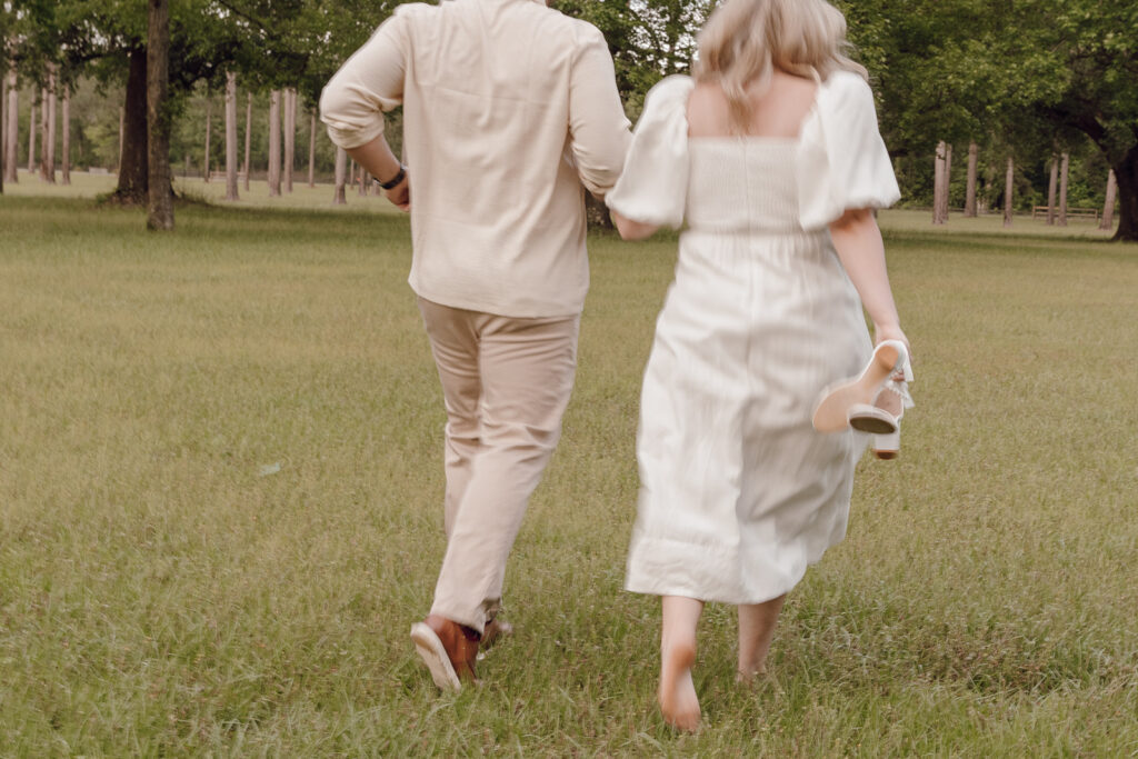 couple running blurry couples photoshoot ideas and inspiration