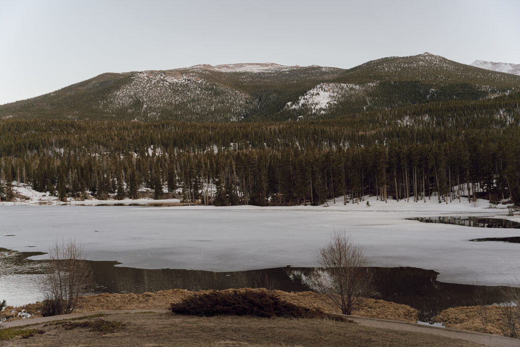 destination colorado wedding photos lakeside wedding photos in colorado mountains