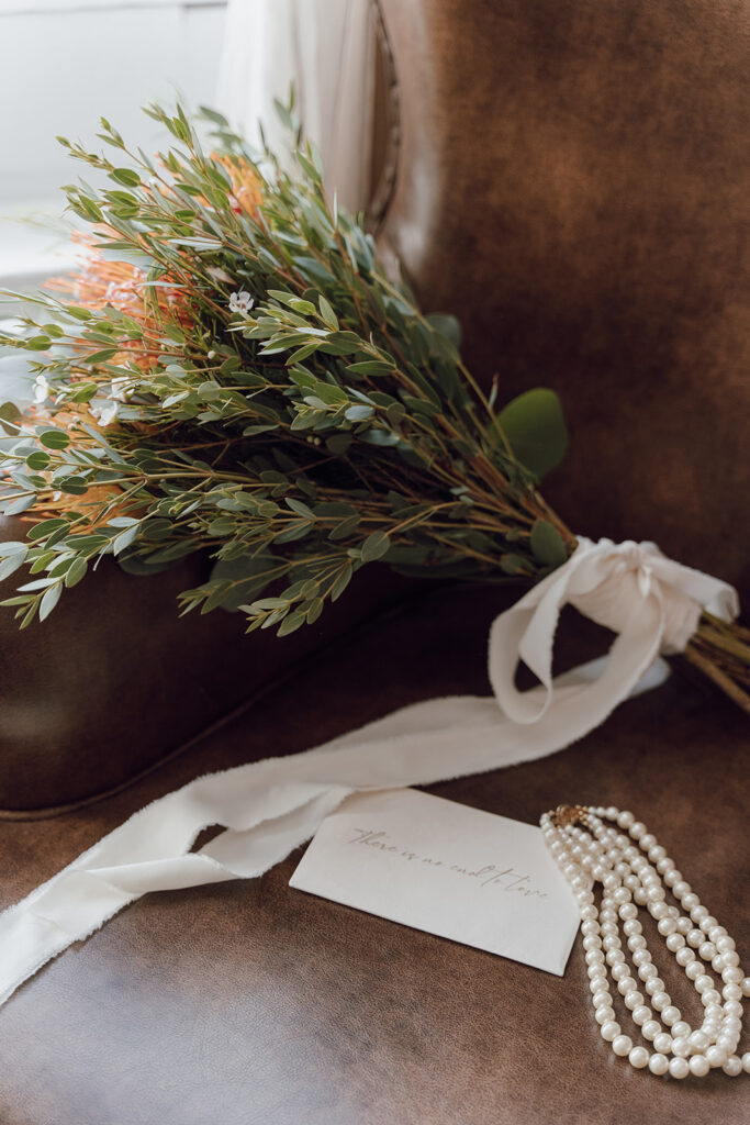 wedding getting ready photos bridal bouquet