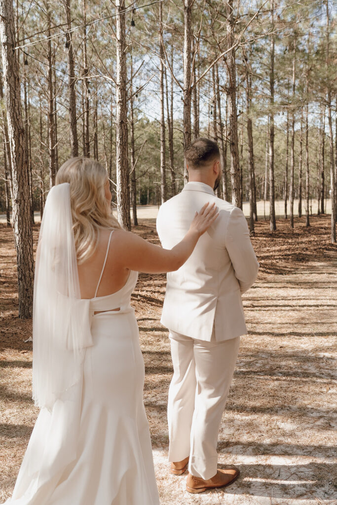 documentary style tallahassee wedding photography outdoors