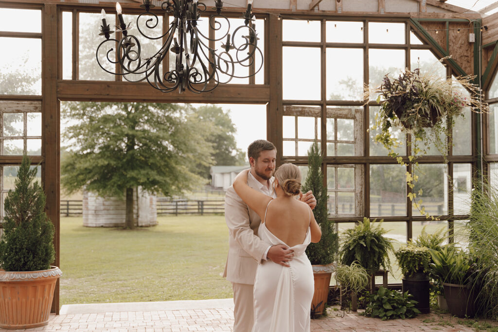 first dance bride and groom