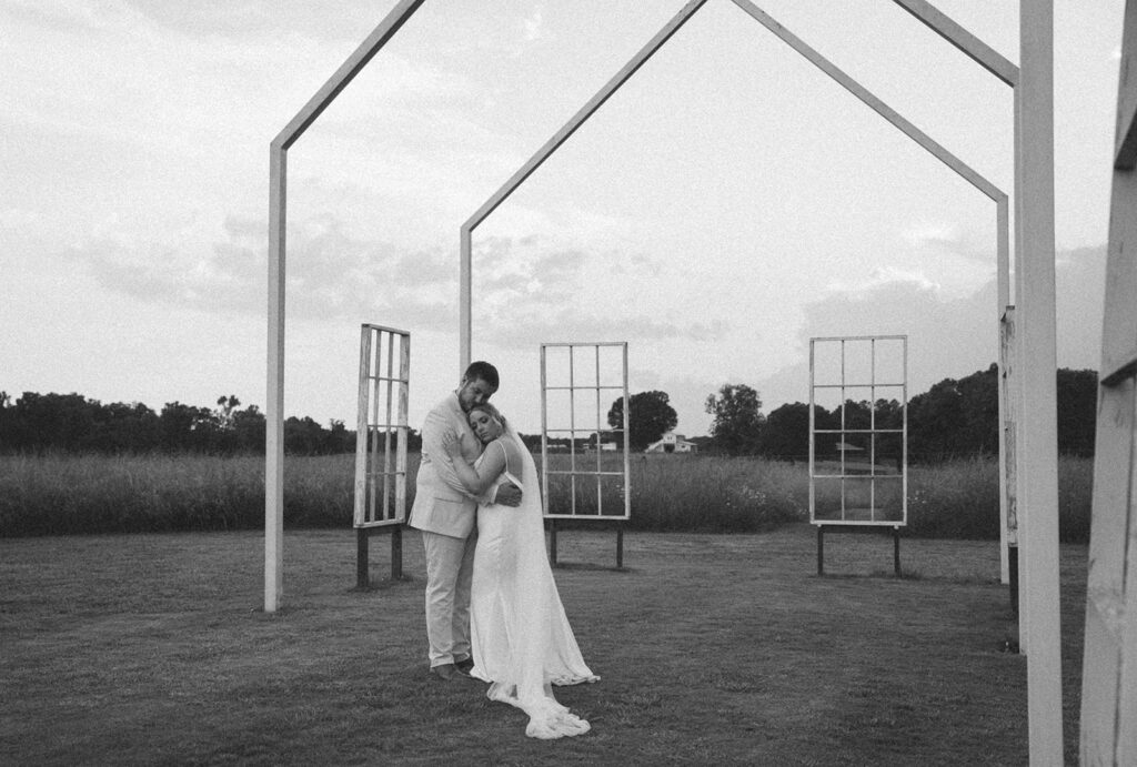 wild daisy farm bride and groom portraits outdoor spring wedding