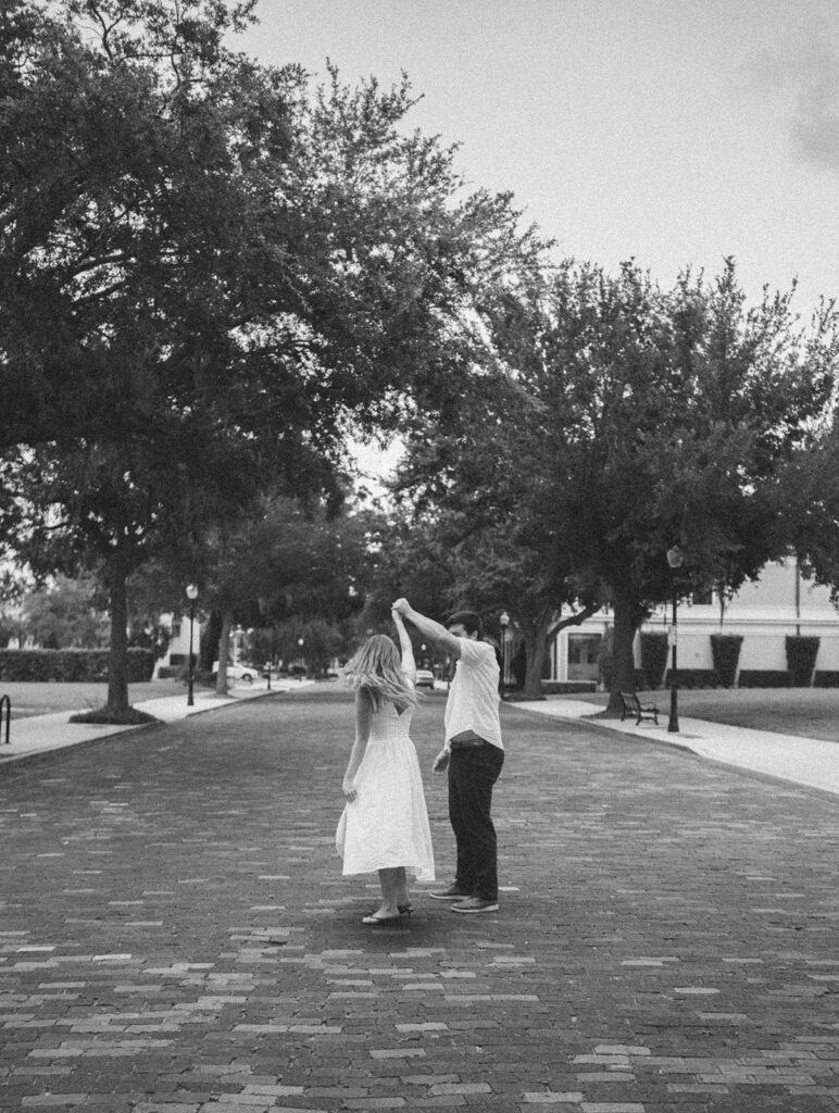 intimate florida engagement photos poses ideas hannibal square