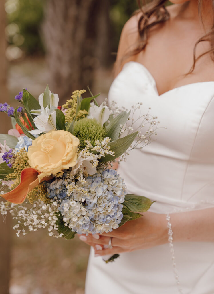 bridal bouquet photos