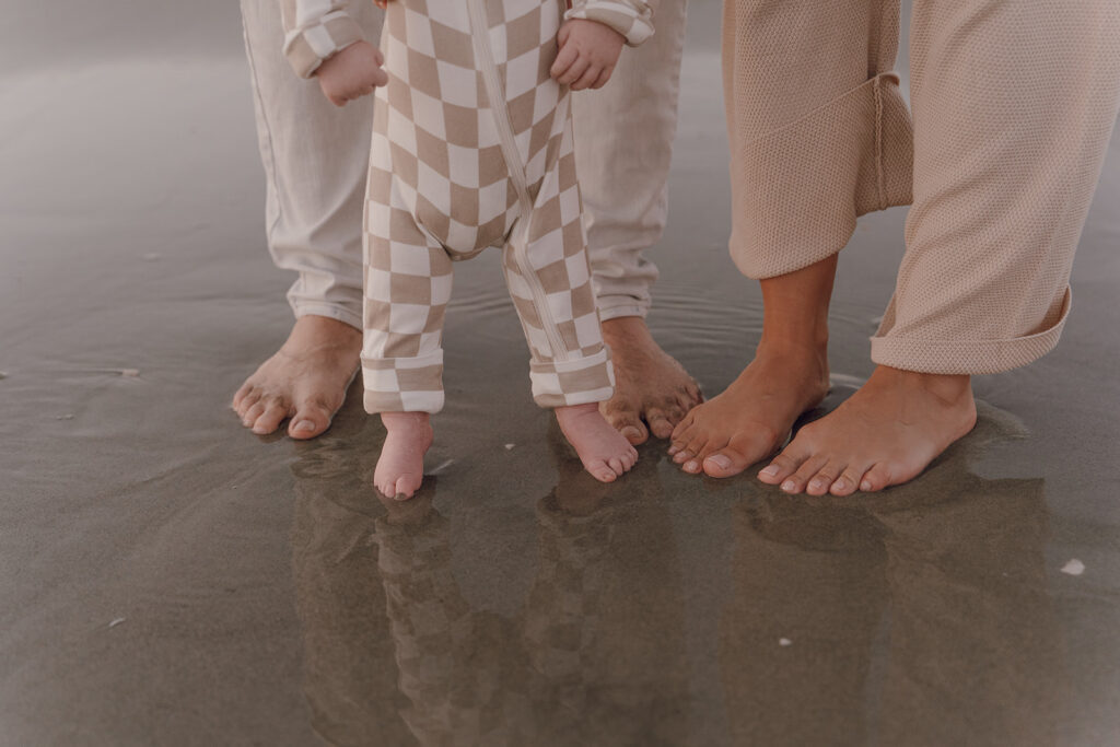 couple photos in south Carolina with newborn baby