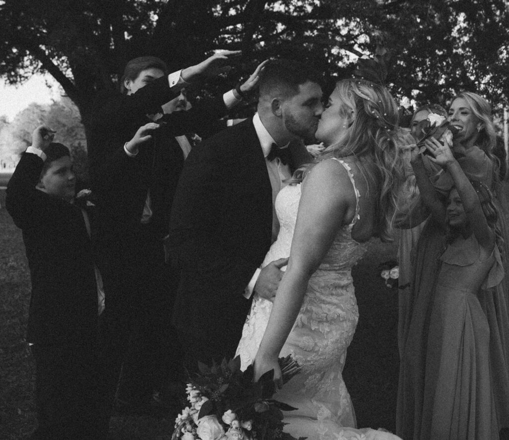 candid wedding photos at mount pleasant lodge in Tallahassee