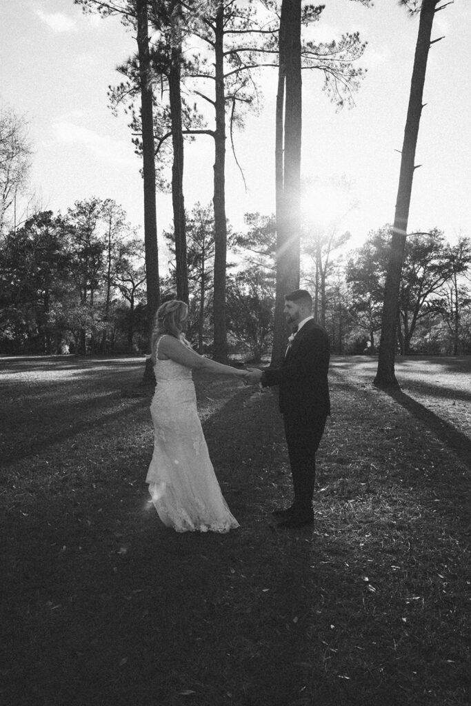 candid wedding photos at mount pleasant lodge in Tallahassee