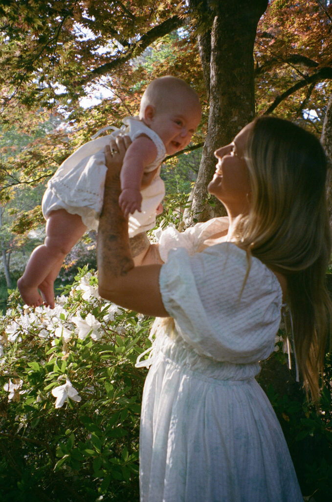 outdoor candid baby photos mommy and me pictures in spring