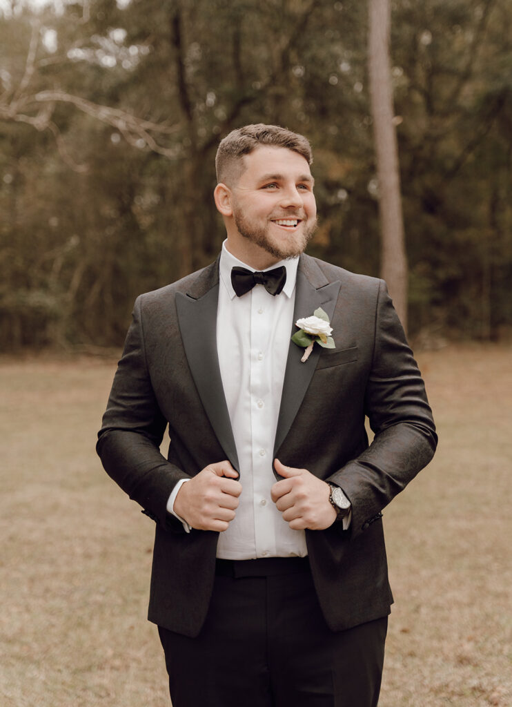 groomsmen getting ready wedding photos in florida