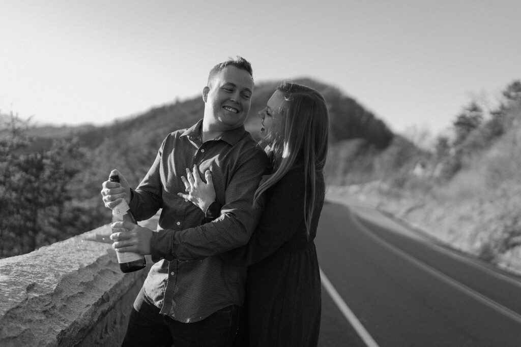 romantic golden hour couple photos in tennessee