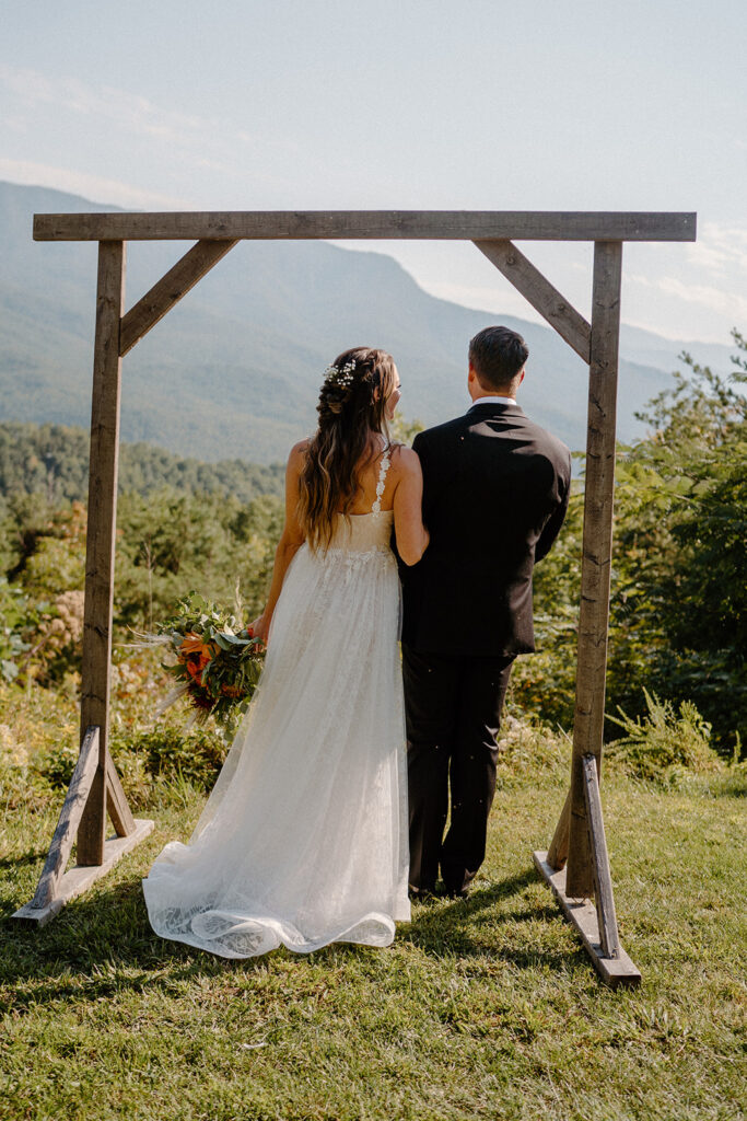 mountaintop wedding in tennessee with smoky mountain views and outdoor ceremony photos