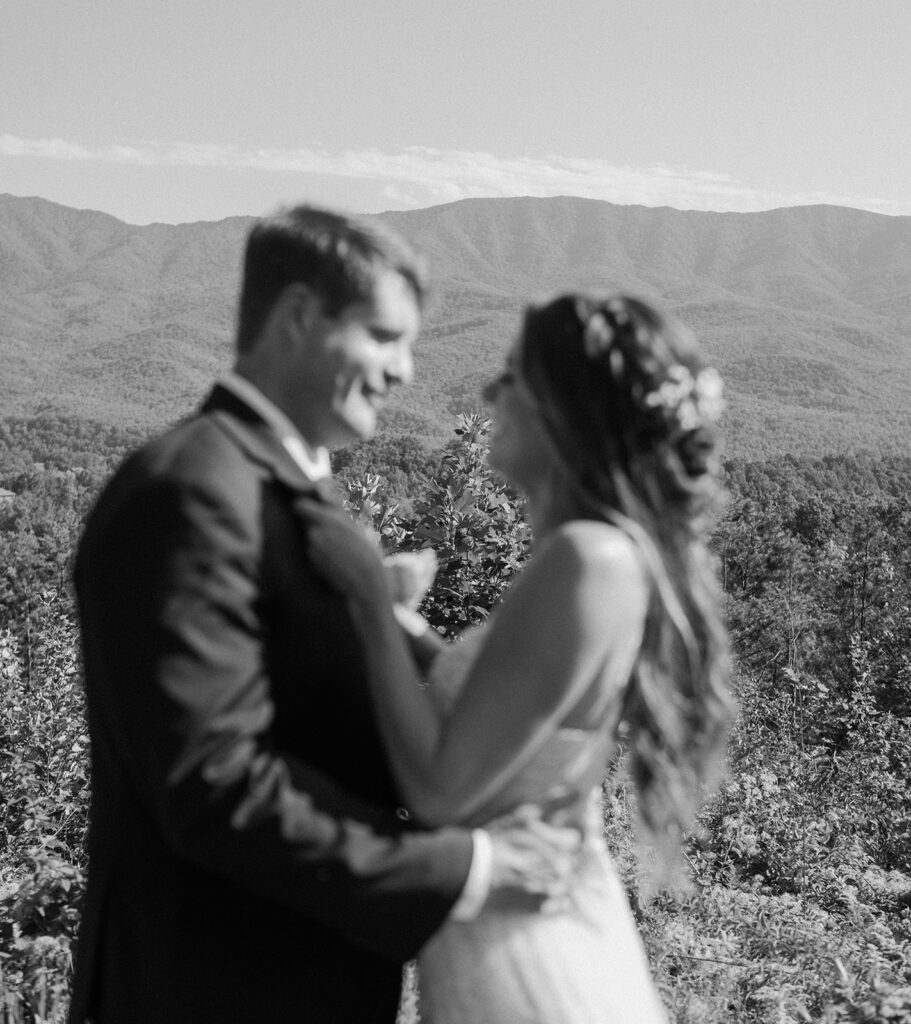 Tennessee wedding photographer captures mountaintop wedding photos in Gatlinburg