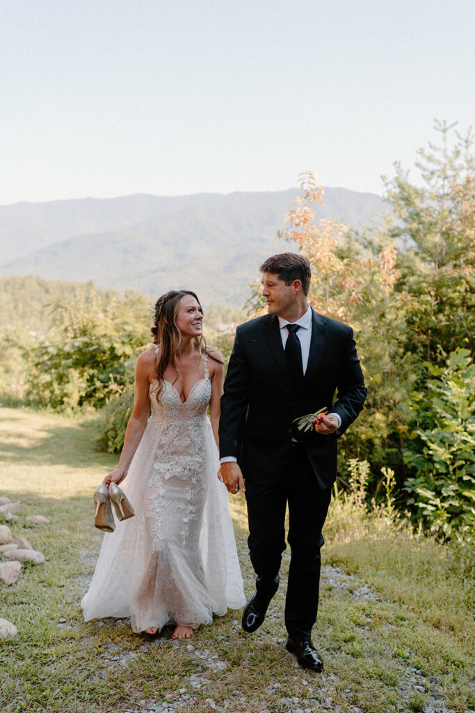 Tennessee wedding photographer captures mountaintop wedding photos in Gatlinburg