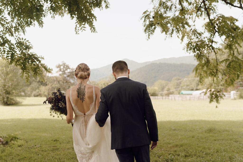 bride and groom wedding photos in the asheville mountains