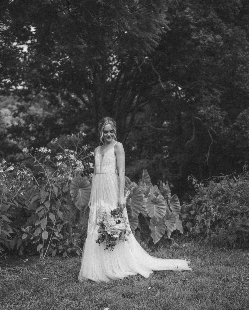 bride and groom wedding photos in the asheville mountains
