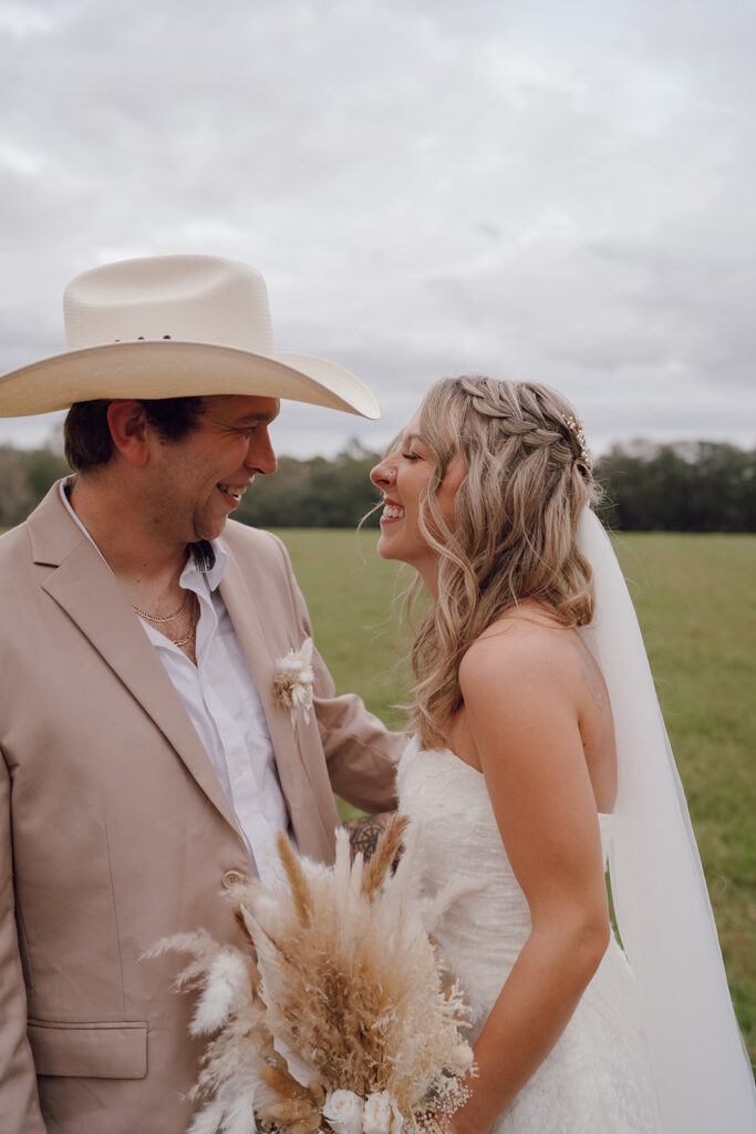 Field Wedding Inspiration From a Knoxville Wedding Photographer