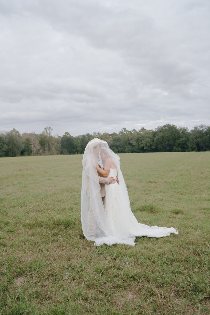 Field Wedding Inspiration From a Knoxville Wedding Photographer