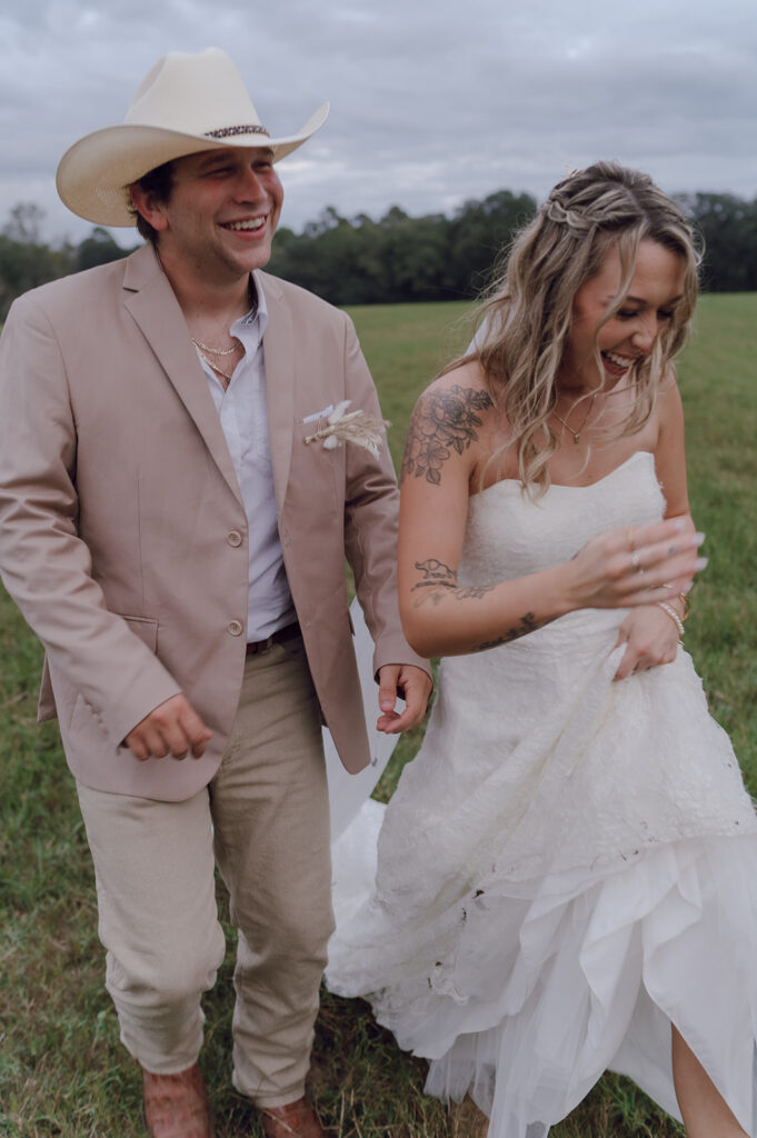 Field Wedding Inspiration From a Knoxville Wedding Photographer
