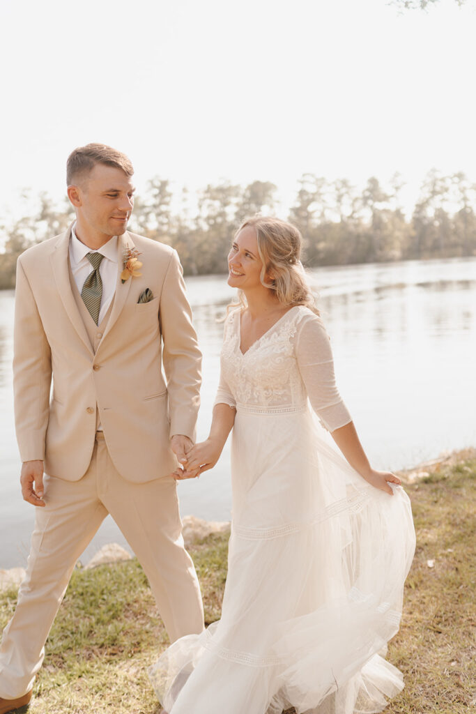 timeless and romantic bride and groom photos in knoxville tn