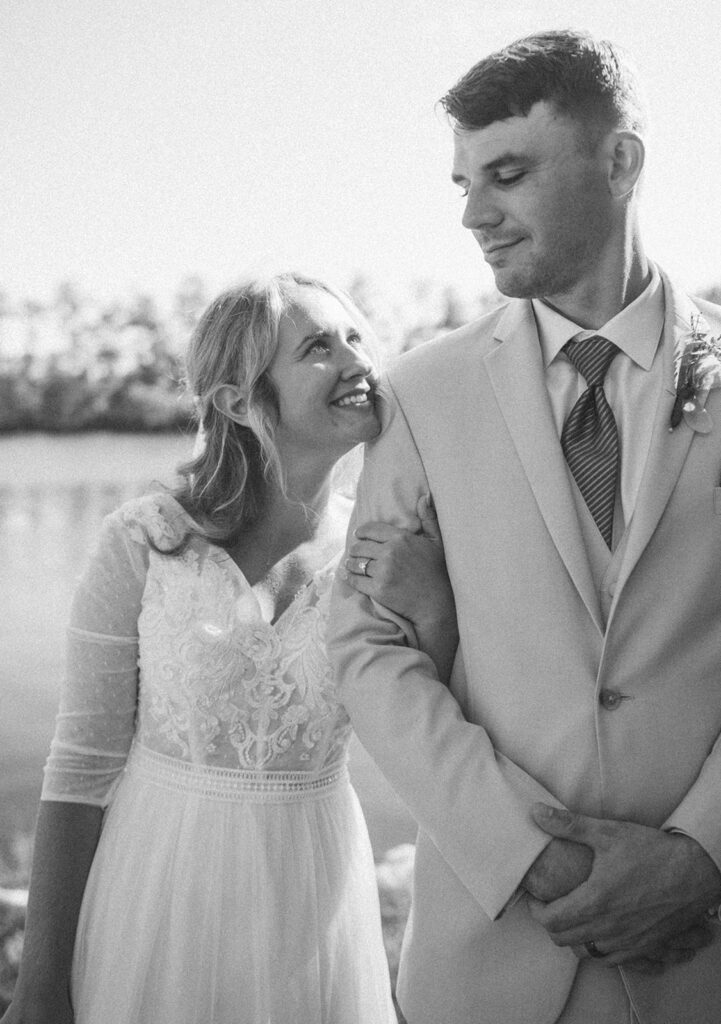 documentary style wedding photos in knoxville tn