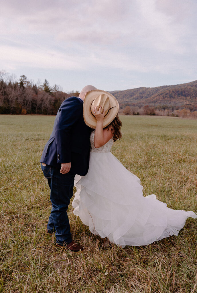 cades cove wedding photos in the mountains