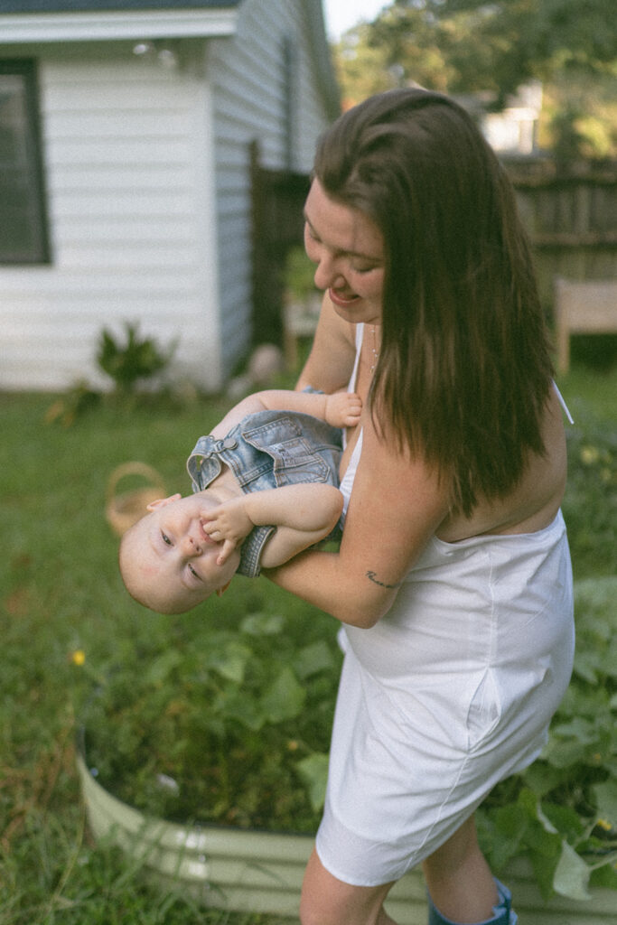Outdoor Family Pictures that Capture the Magic in the Ordinary