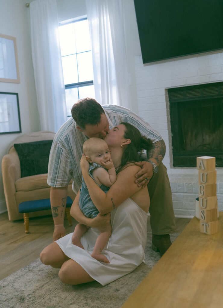 Outdoor Family Pictures that Capture the Magic in the Ordinary
