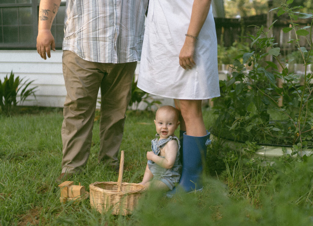 Outdoor Family Pictures that Capture the Magic in the Ordinary