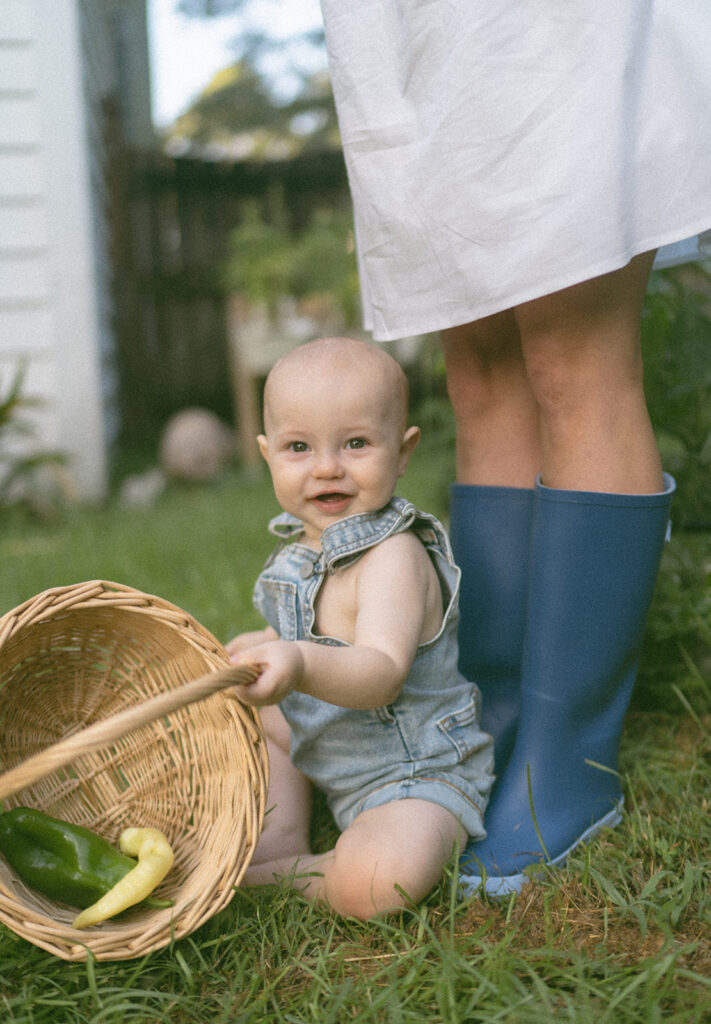 Outdoor Family Pictures that Capture the Magic in the Ordinary