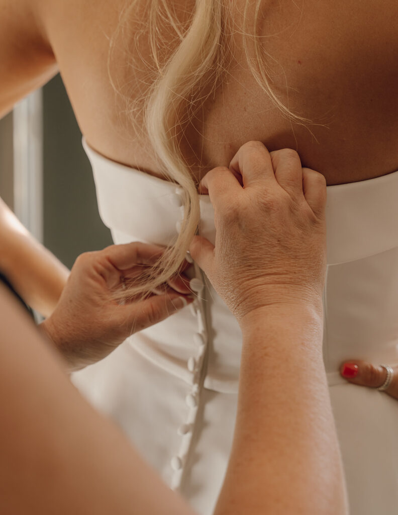 documentary getting ready wedding photos
