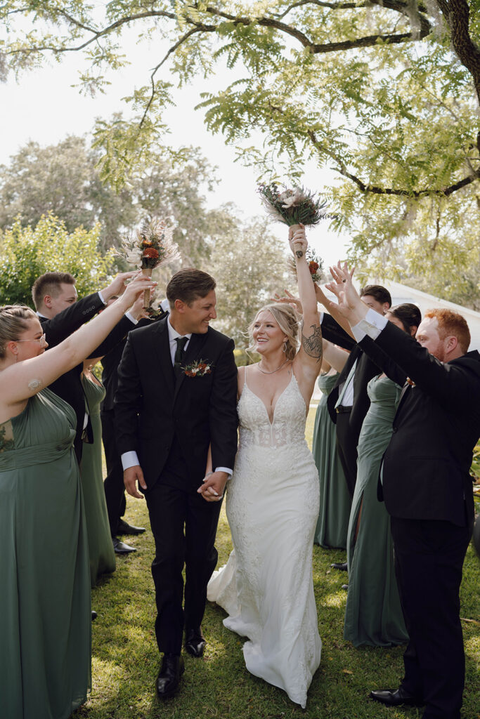 candid and cinematic wedding photos in eustis florida