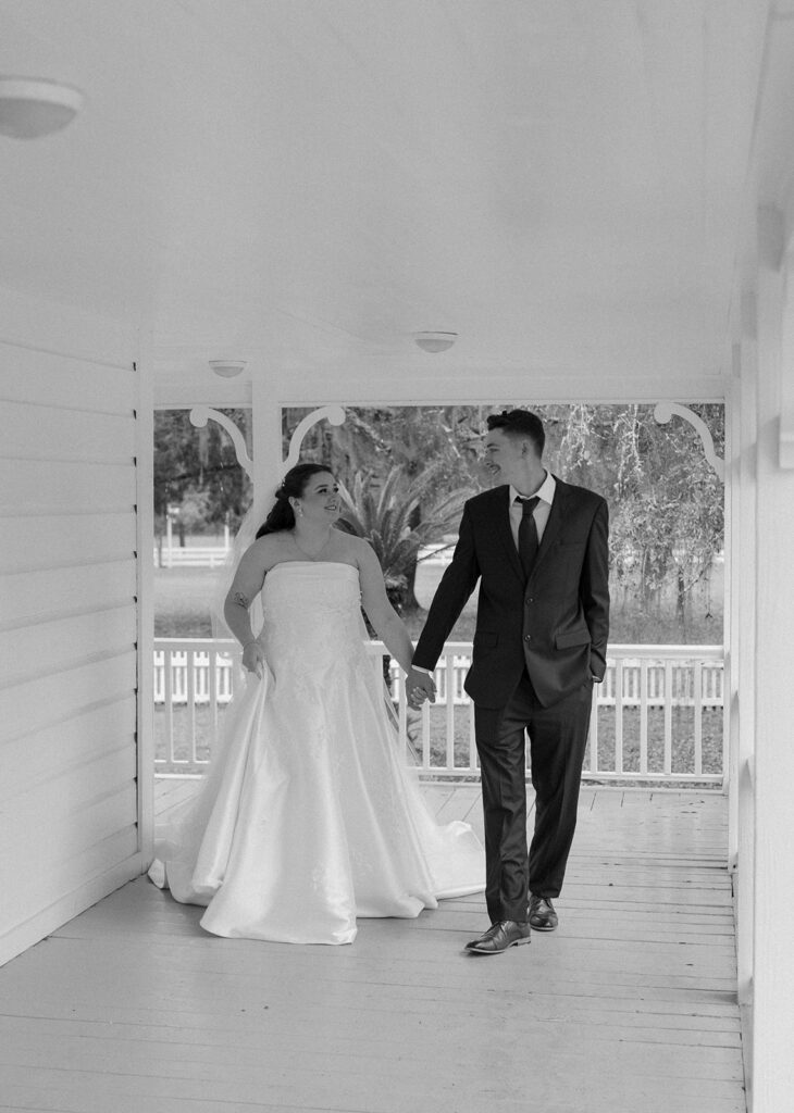 first look wedding photos at an outdoor florida wedding venue