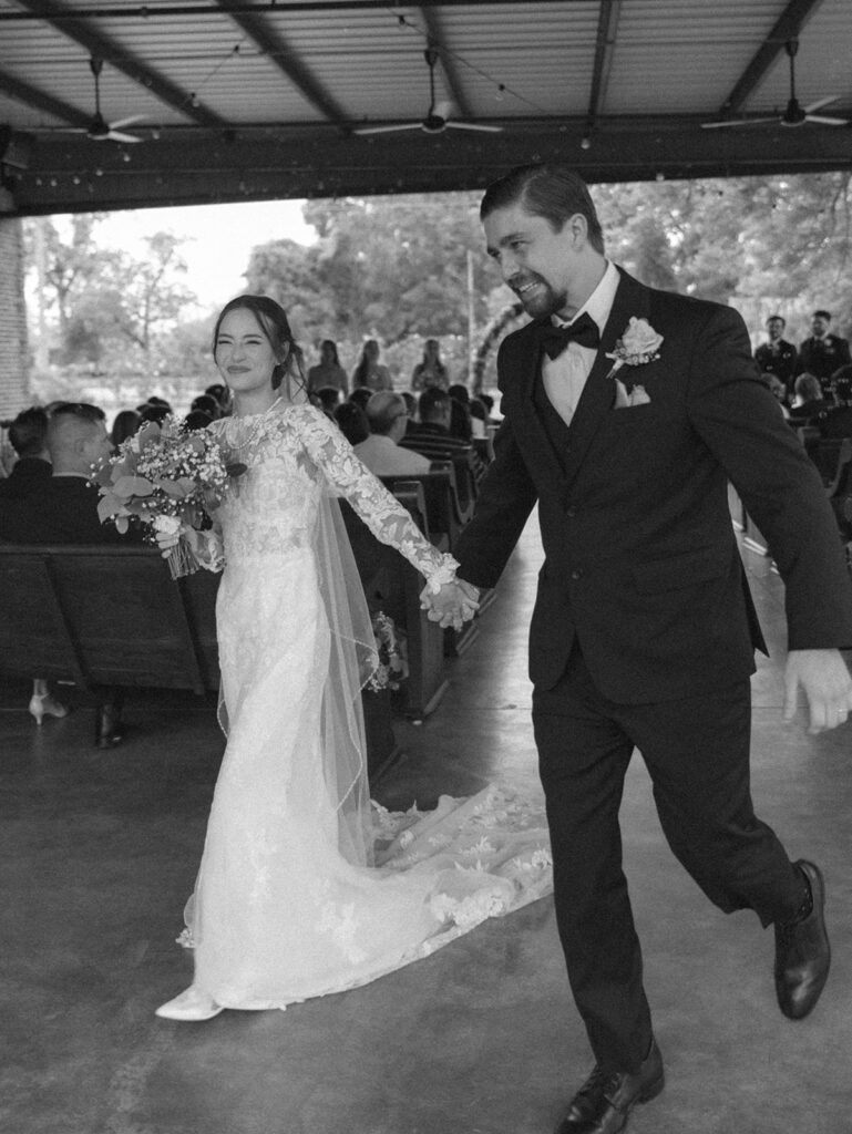 bride and groom wedding photos outdoors in thomasville georgia