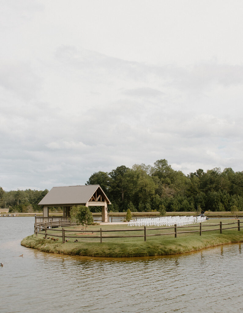 outdoor wedding venue in georgia with waterfront views